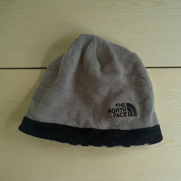 THE NORTH FACE Youth Black Gray Reversible Beanie Winter Hat - Picture 1 of 5